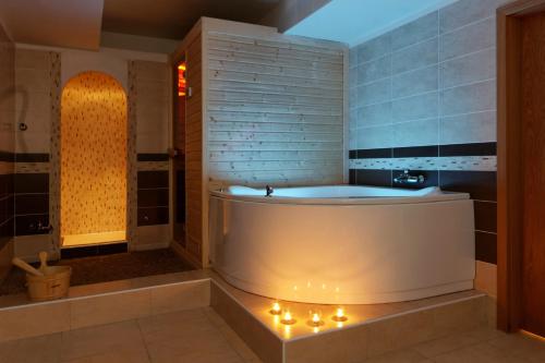 Hot spring bath, Pension Hollmann in Harrachov