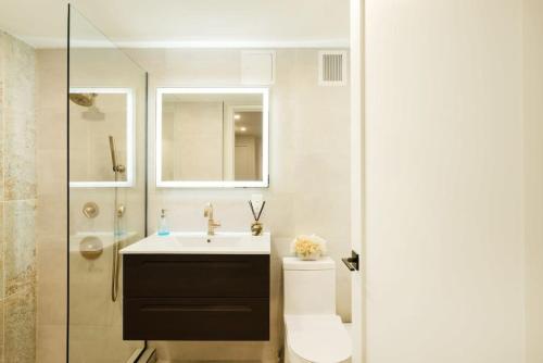 Massive 1BR w Private Patio in Upper East Side, New York (foto 8)