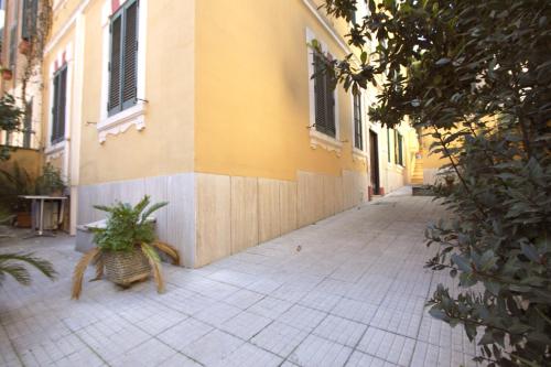 Sara Holiday House - image 11