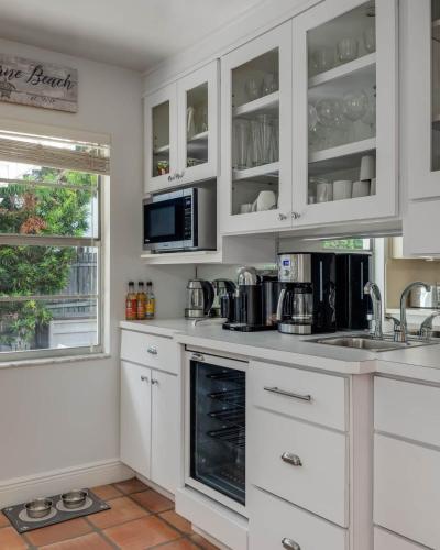 Surfs Up - Retreat At The Beach With Heated Pool Surfs Up - Retreat At The Beach With Heated Pool