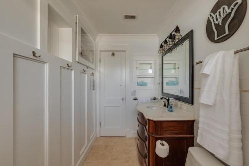 Surfs Up - Retreat At The Beach With Heated Pool Surfs Up - Retreat At The Beach With Heated Pool