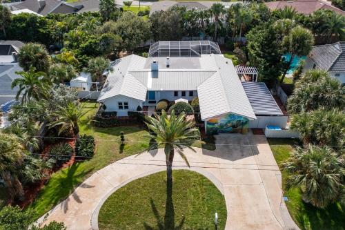 Surfs Up - Retreat At The Beach With Heated Pool Surfs Up - Retreat At The Beach With Heated Pool