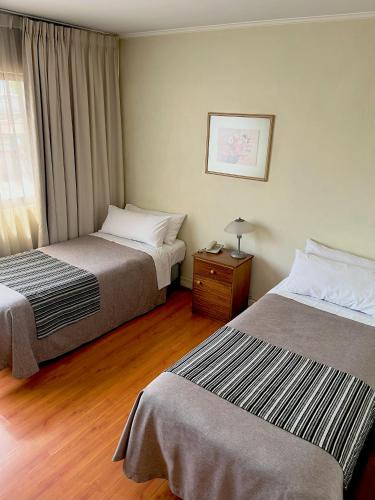 HOTEL DACARLO – Santiago de Chile, NY