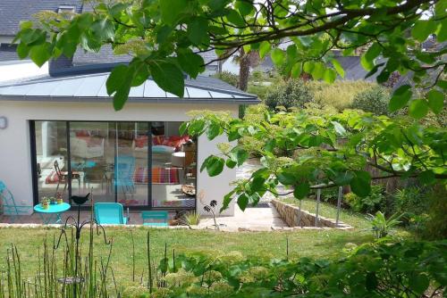 Belle villa 4 étoiles avec jardin, WIFI à 600m de la plage à TREGASTEL - Ref 137 - Location, gîte - Trégastel