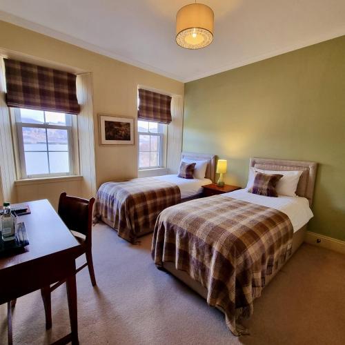 2 twin beds