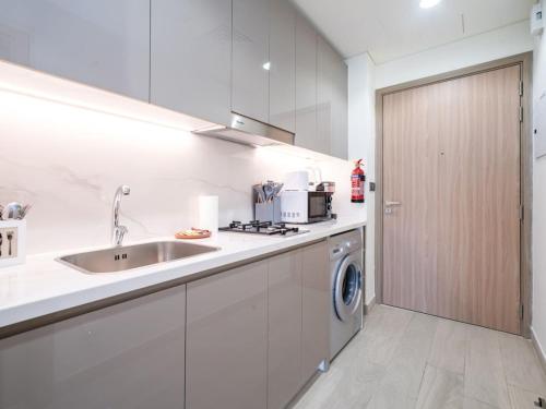 LUXFolio Retreats - Modern Azizi Retreat - image 5