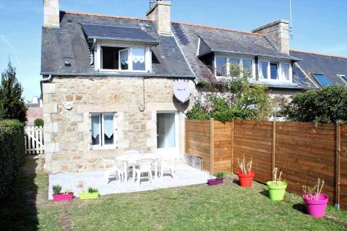 Maisonnette bretonne 100m de la mer avec jardin à TREGASTEL - Réf 18 - Location, gîte - Trégastel