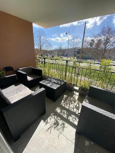 ระเบียง/ชานเรือน, Cogolin Centre 1 bed Appartment in โคโกลิน