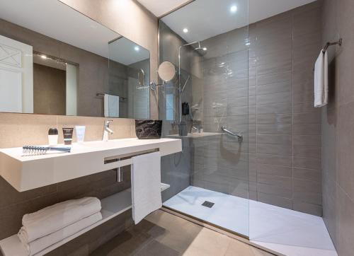 Twin Room with Sea View