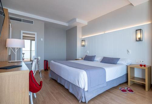 Junior Suite with Sea View (3 Adults)