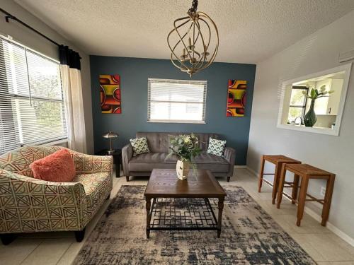 1BR APT Ideal For Long Stays near DT Beach, Jensen Beach