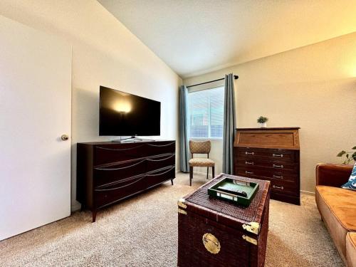 King Bed Retreat, Pet-Friendly, Rancho Cordova