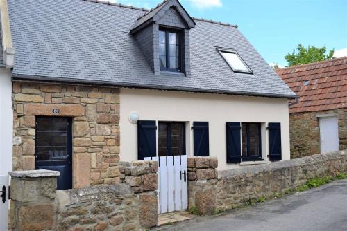 Maison à 50m du port pittoresque de plaisance de Ploumanac'h à PERROS-GUIREC - Réf 334 - Location, gîte - Perros-Guirec