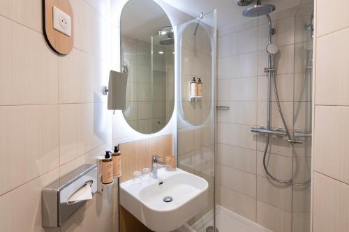 Mercure Paris Notre Dame Saint Germain des Prés - image 7