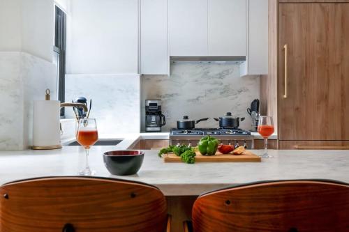 52-3DE Newly renovated 2BR BTH Midtown East detail