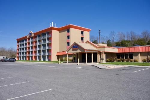 . Howard Johnson by Wyndham Lexington
