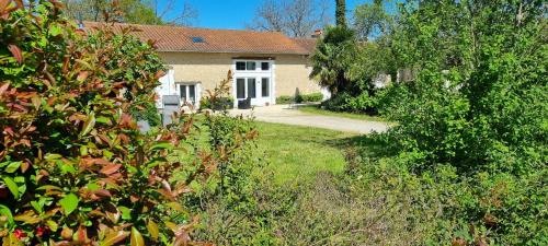 Gîtes à la campagne - La Petite Clavelie - Location saisonnière - Ribérac