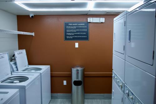 Candlewood Suites Harrisonburg an IHG Hotel - image 2