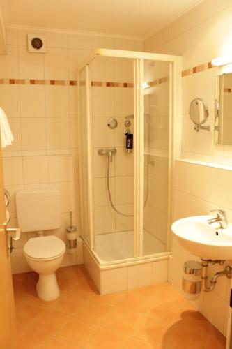 Family Room with Shower image 10