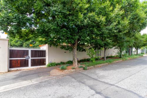 Makhaya Guest House II