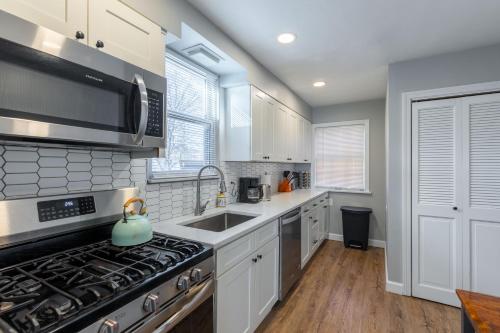 Charming University Heights Home, Cleveland (photo 3)