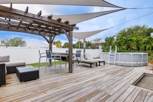 Pet-Friendly Fort Pierce Home with Deck and Pool!