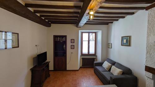 Shared lounge/TV area, Borgo Antico in Gubbio