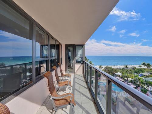 Spacious Ocean View Condo Beach Service 803 in Miami Beach, USA