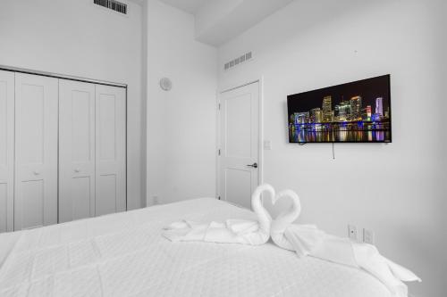 Miami Magic Vibrant 2 Bedroom with Free Parking in Miami, USA