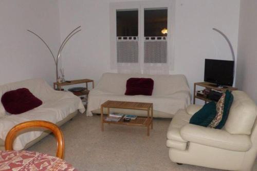 Un logement dans pavillon Pèzenas Un logement dans pavillon Pèzenas