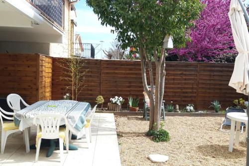 Un logement dans pavillon Pèzenas Un logement dans pavillon Pèzenas