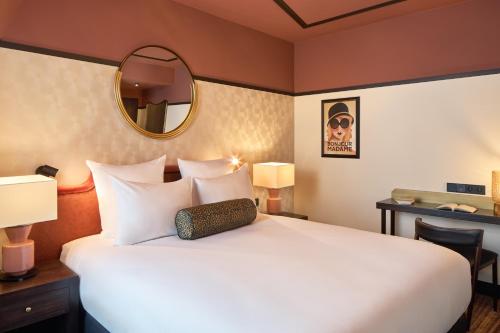 hotel photo