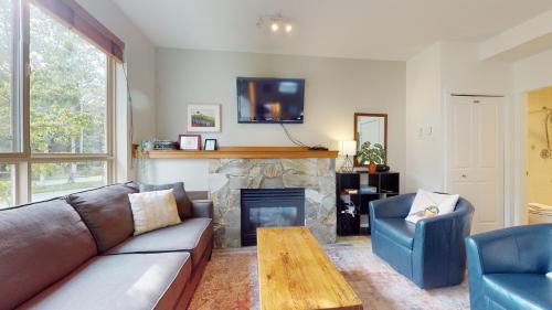 2BR in Symphony close to Whistler Village with Complex Hot Tub and Gas Fireplace, Whistler (foto 8)