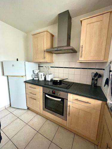 CHARMANT APPARTEMENT AVEC GRANDE CAPACITÉ D’ACCUEIL (CHARMANT APPARTEMENT AVEC GRANDE CAPACITE D’ACCUEIL) in Rennes Suburbs