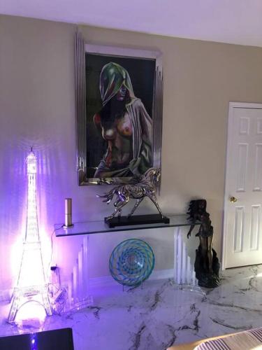 Hollywood Art Studio Apartment in Los Angeles, USA