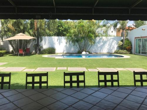 Hermosa Casa llena de vida, jardín y alberca! in Jiutepec, Mexico