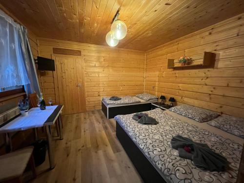 1 queen bed, 1 twin bed, 1 sofa bed
