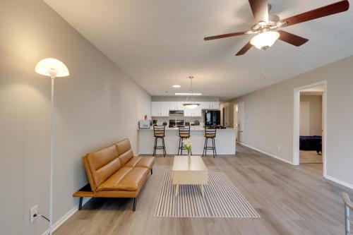5 Mi to Razorback Greenway Cozy Fayetteville Home in Fayetteville, USA