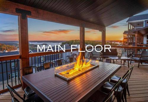 Luxury Lakefront: 9BR/8.5BA, Views, Peak Comfort in Branson, USA