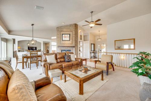 Large Colorado Springs Home with View of Pikes Peak! in Pikeview, Vereinigte Staaten von Amerika