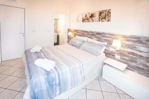 Taormina Beach House 2