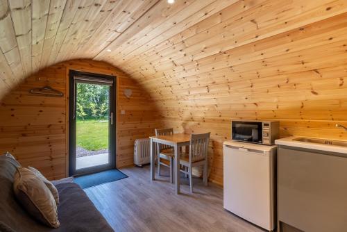 Mount Hillary Holiday Pods in สนามบินคอร์ก