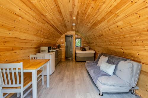 Mount Hillary Holiday Pods in สนามบินคอร์ก