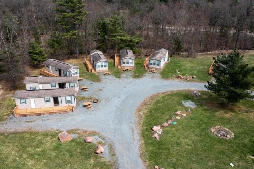 3br Riviera Cabin Sleeps 6, Fully Furnished! in Neillsville, USA