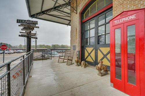 Pet-Friendly Texarkana Studio in The Historic 1894 thumb 3