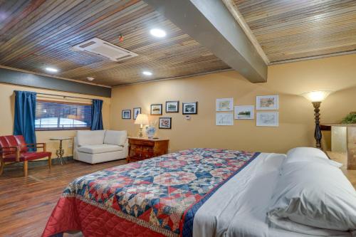 Pet-Friendly Texarkana Studio in The Historic 1894 in Texarkana, USA