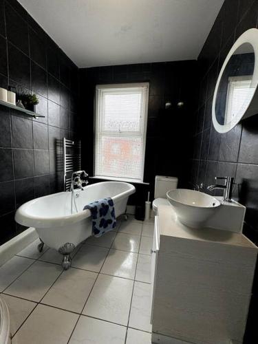 Modern 6 Bed Home Near Leeds City Centre-Long Stay Rates Available, Leeds (Foto 10)