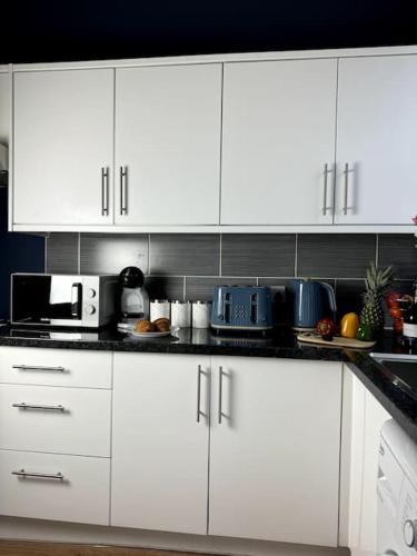 Modern 6 Bed Home Near Leeds City Centre-Long Stay Rates Available, Leeds (Foto 5)