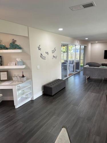 La Dav Villa Modern Home in West Palm Beach, USA