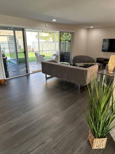 La Dav Villa Modern Home in West Palm Beach, USA